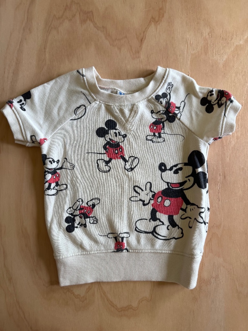 Mickey Mouse short sleeved sweatshirt • size 3T